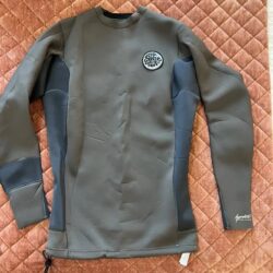 Ripcurl Aggrolite 1.5mm L/S Wetsuit Top Size XSmall Army Green & Black Flaw Arm