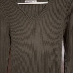 Pink clover sweater