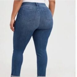 Torrid Women’s Bombshell Straight Jean Medium Wash Size 26S