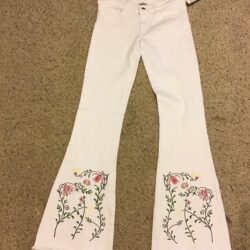 SHARAGANO SZ S WOMENS WHITE EMBROIDERED FLARE JEANS NWT