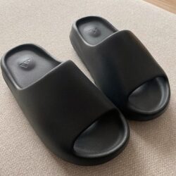 Yeezy slides Comfortable slippers Size 7