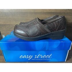 Easy Street Women’s Origin Comfort Slip On Clogs Brown Tool 7W New