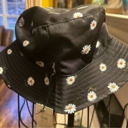 Alice + Olivia NEW Super cute reversible daisy bucket hat, designer, spring