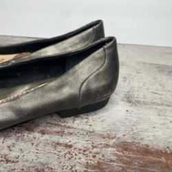 B.O.C Born Grey metallic flats shoes 10