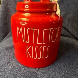 RaeDunn red fat canister Mistletoe Kisses like new with tag