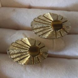 Vintage 1970s Goldtone Men’s sunburst  cufflinks with  tiger eye inlay