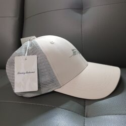 Amazing tommy bahama Trucker mesh snap b k cap. Beautiful cream and grey color w