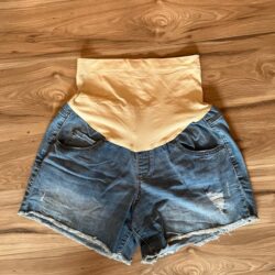 a.glow maternity boyfriend shorts (size 12)