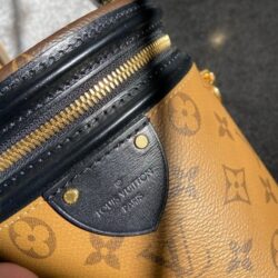 Women’s bucket bag