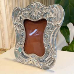 Vintage 1920’s Antique Silver Art Deco Metal Picture Photo Frame Decor – 9″ x 7″