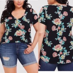 Torrid V-Neck Classic Floral Print Black Tee Size 1