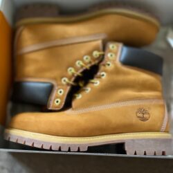 Timberland Men’s 6 Inch Premium Waterproof Boots Wheat Nubuck Men’s WIDE Size9