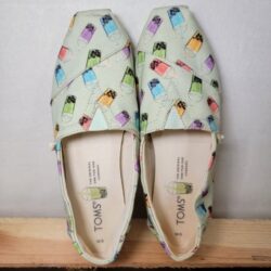 TOMS Shoes Mint Green Bubble Tea Design – Size 6