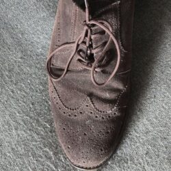 Tommy Bahama Brown Suede leath