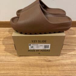 Adidas Yeezy Slide ‘Flax’,