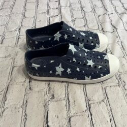 Native Unisex Jefferson Star Print Sneaker Size M9/W11