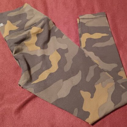 PINK victoria secret  Camo leggings SIZE Medium
