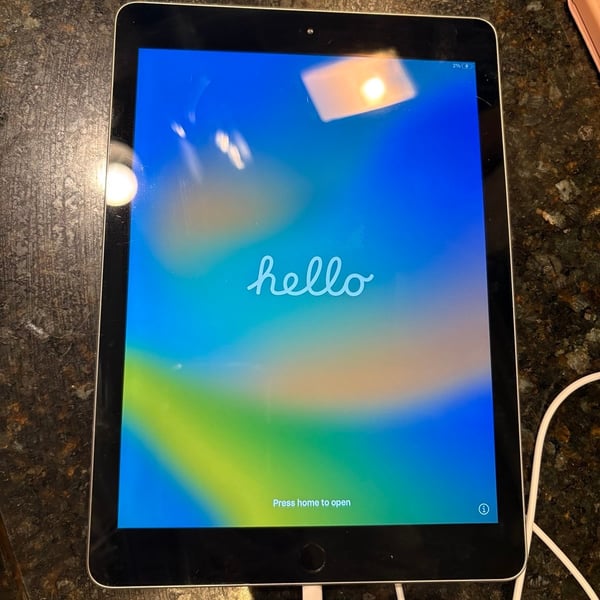 Apple IPad 6th generation