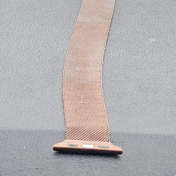 MAGNETIC CHAIN APPLE WATCH STRAP – ROSE GOLD W8