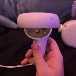 Oculus Quest 2 | Box, 2 contro
