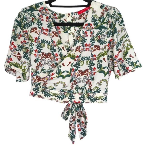 Signature 8 Crop Top Womens S White Red Floral V-Neck Short Sleeve Blouse S NWOT