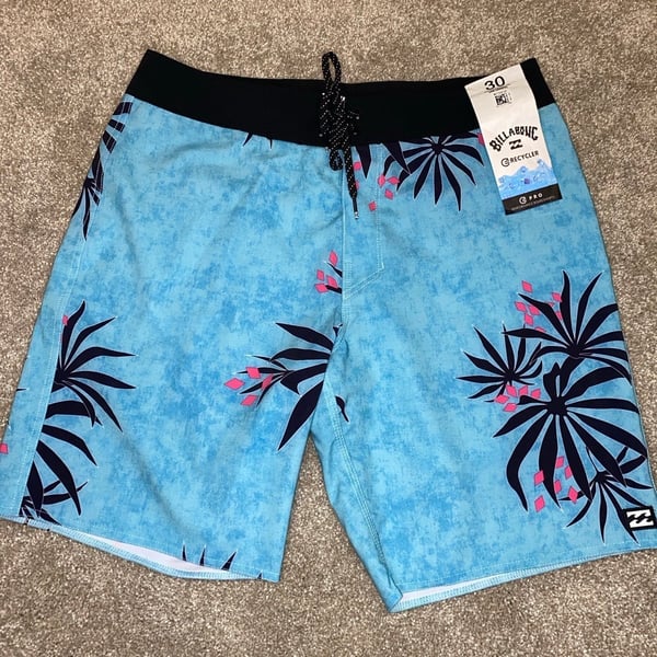 NWT Billabong Boardshorts Size 30