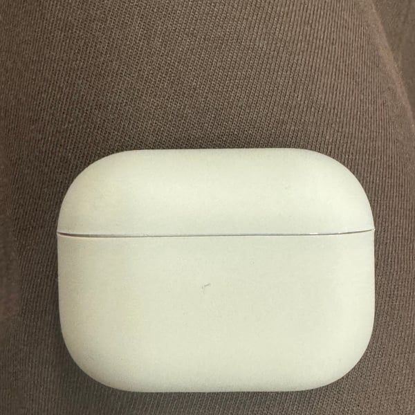 airpod pro 2nd gen with case