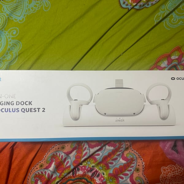 Oculus Quest 2 charging dock