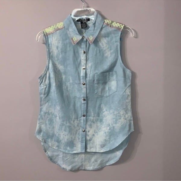 265 Denim blue tank top with stitch design love culture small