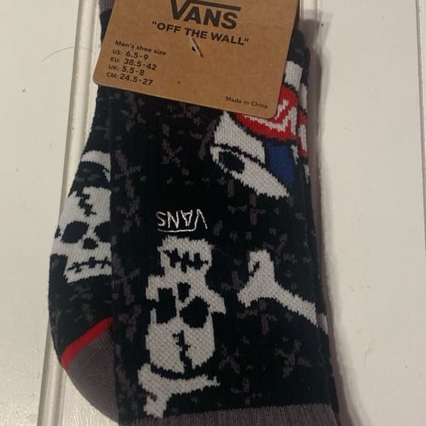 Vans skull socks new with tag 