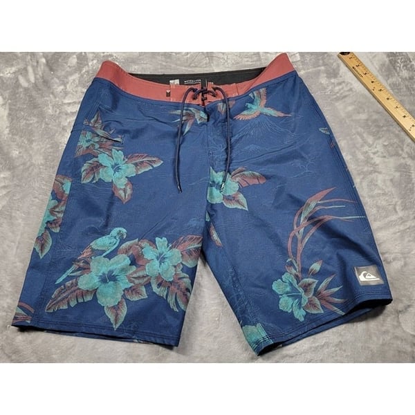 Quiksilver Men’s 32 10″ inseam Dry Flight Board Shorts Floral, Parrot, Tropical