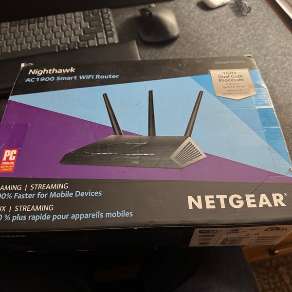 Netgear R7000 AC1900 router open box