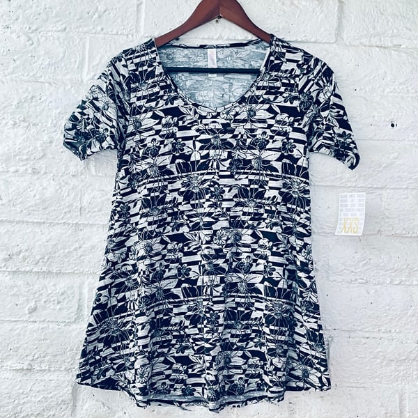 LulaRoe Gray Cream Floral Striped Perfect Tee Size XXS