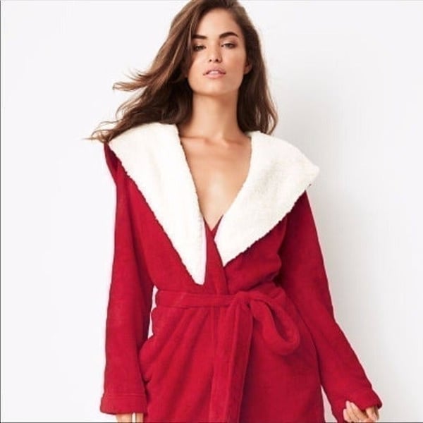 VS The Cozy Hooded Short Robe 