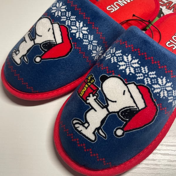 PEANUTS Snoopy Slippers