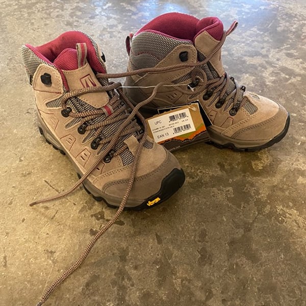 NWT Limited edition Vibram X Tecnica hiking boots women’s size 5.5