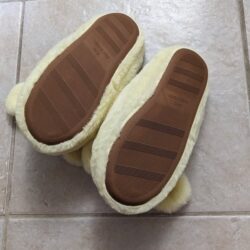 NWT Sanrio Pompompurin Fuzzy Slippers size 9/10 (fits snug like 7/8).