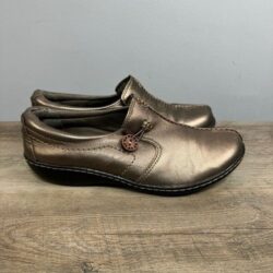 Clark’s Women’s Slip On Mocs sz 8 Leather Bronze # Box H480