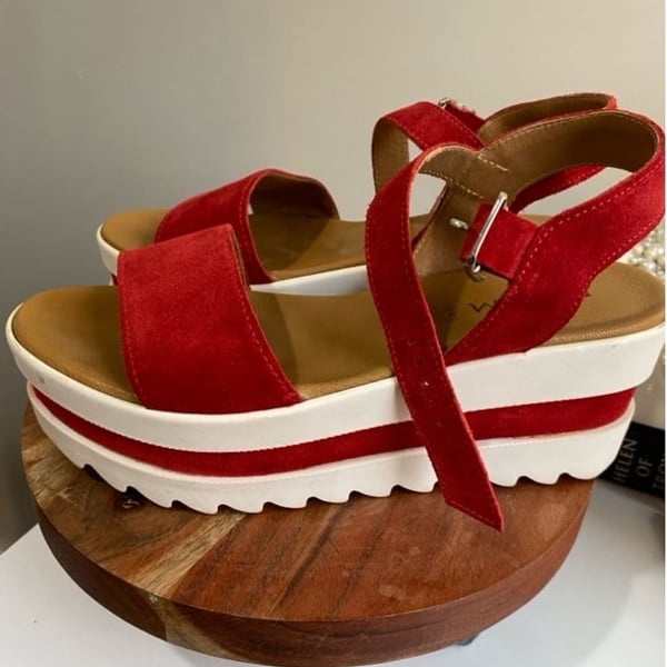 Ethem Vera Pelle Red Platform 