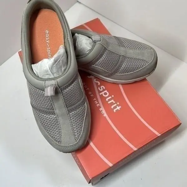 New in the Box Easy Spirits Argyle Mesh Clogs Light Gray size 5M - Image 4