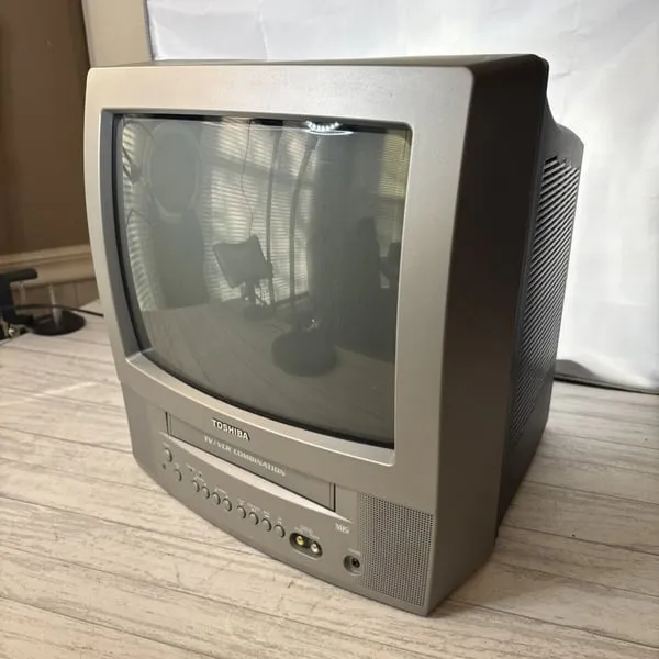 Toshiba TV VCR VHS Player 13" Retro Gaming Combo MV13N3 Tested Works No Remote