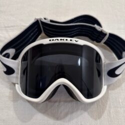 Oakley snow goggles w microfib
