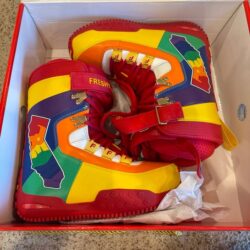 Snowboard boots
