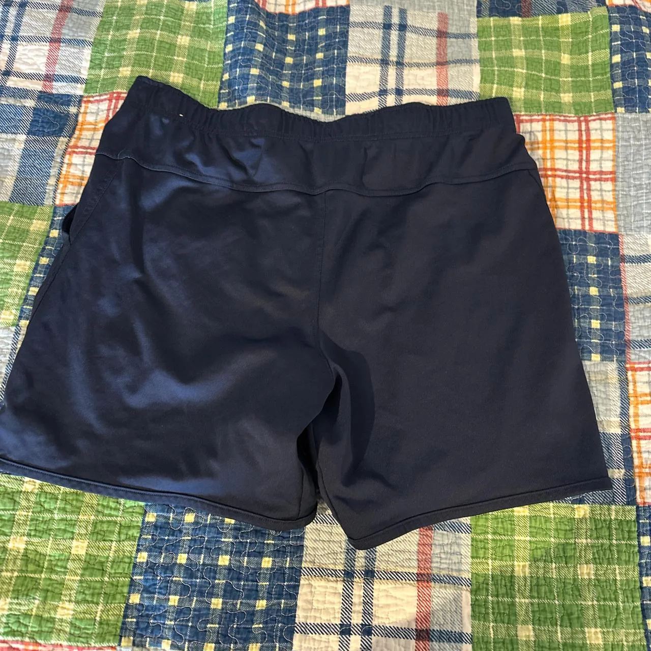 Nike Men's Navy and Blue Shorts - Image 2