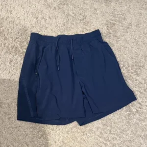 Lululemon Men's Navy and Blue Shorts
