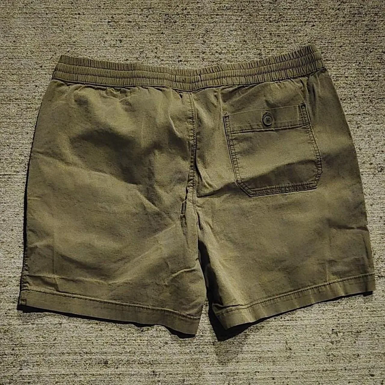 Sonoma Goods for Life Men's Green and Khaki Shorts - Image 2