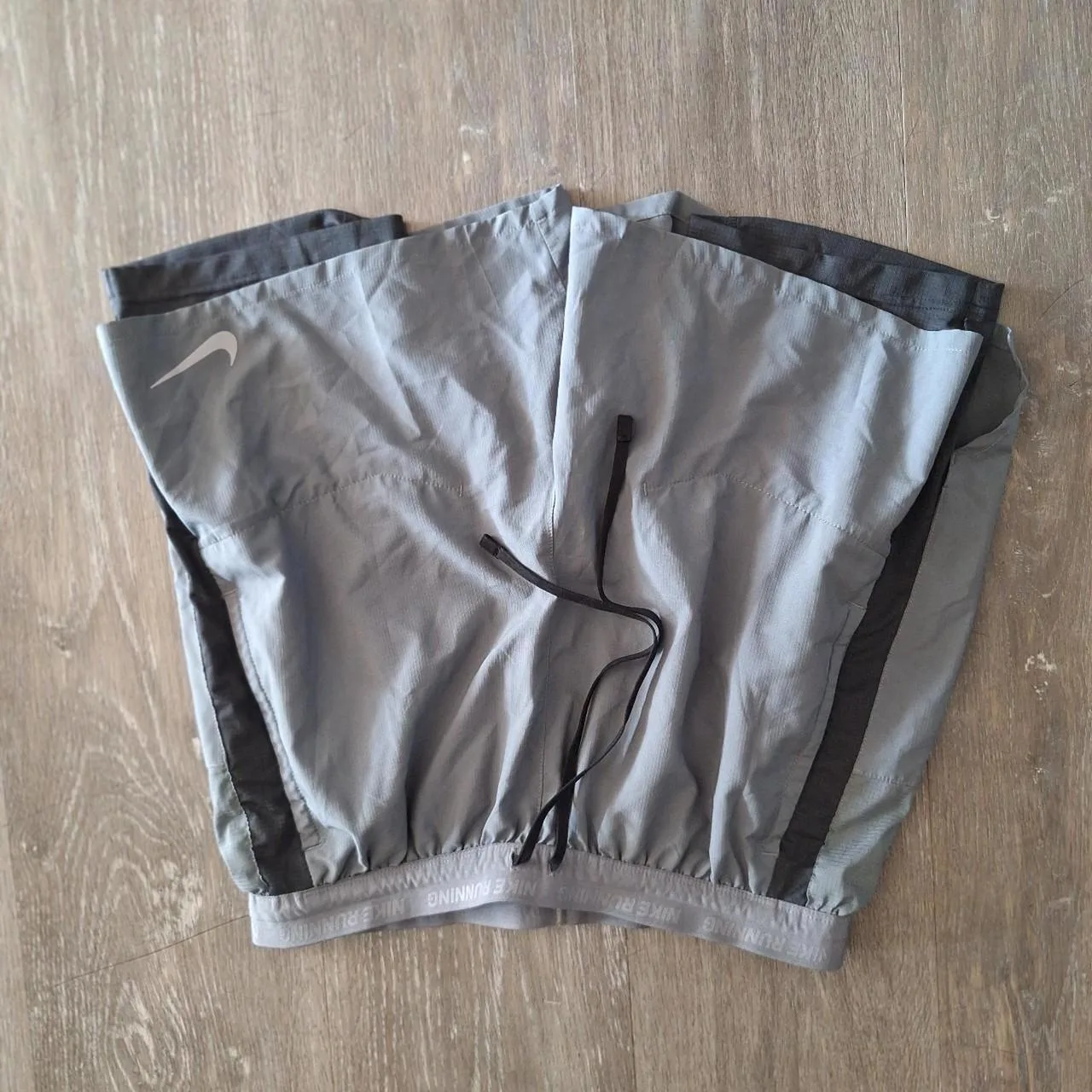 Nike Men's Grey and Black Shorts - Image 3