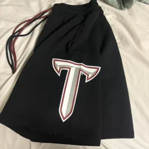 Sideline Men's Black Shorts