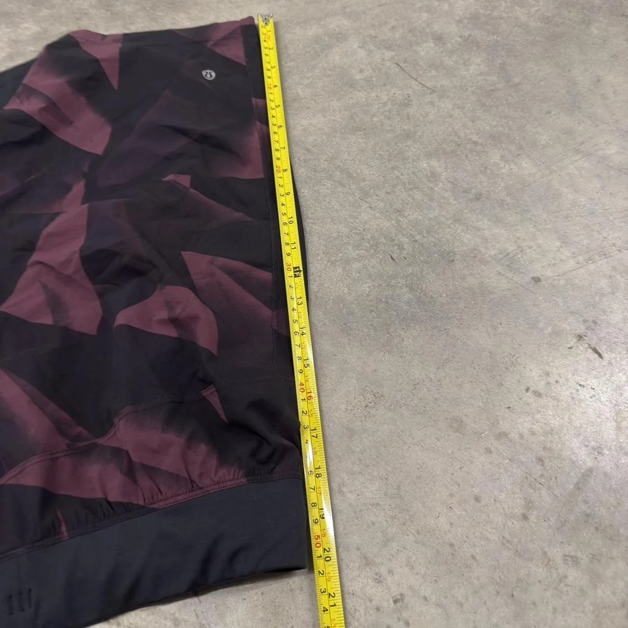 Lululemon Men's Shorts - Image 4