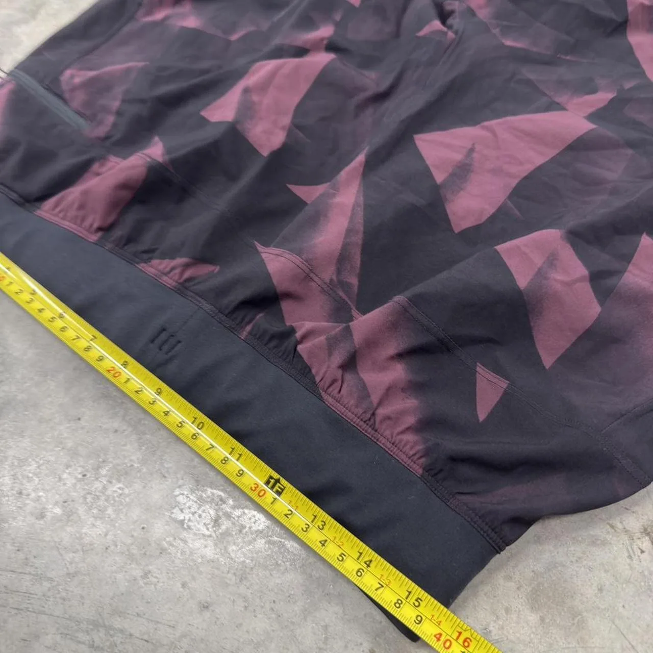 Lululemon Men's Shorts - Image 5